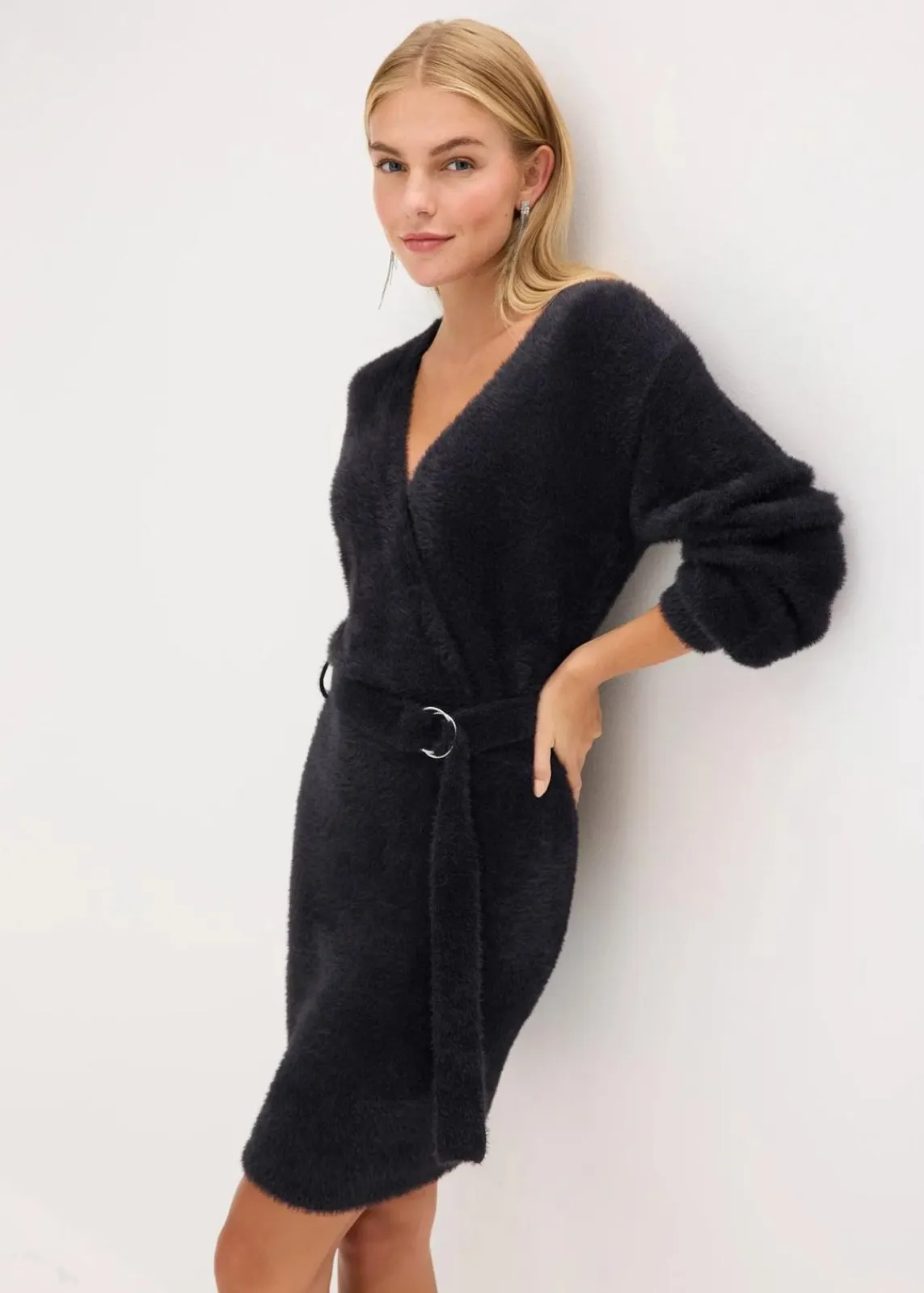 bonprix Bekleidung·Umstandsmode|Bekleidung·Pullover & Strickjacken^Figurbetontes Strickkleid mit Accessoire schwarz