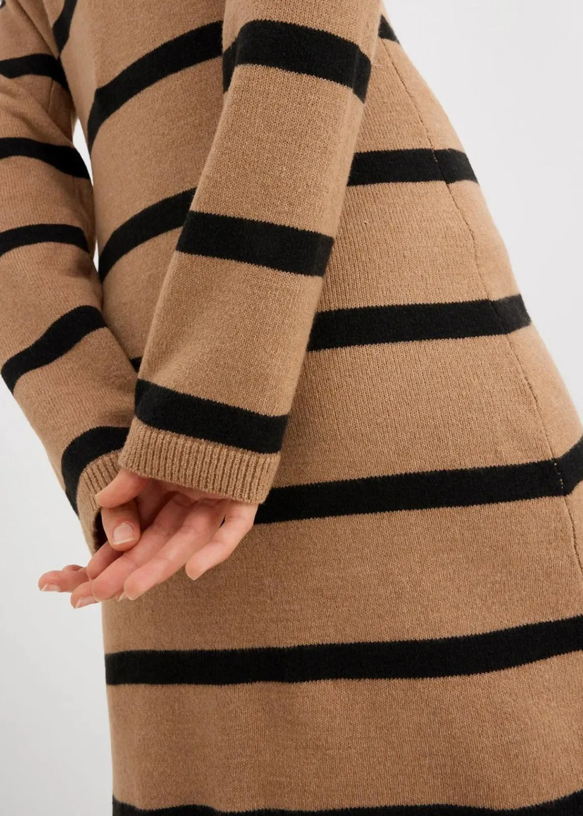 bonprix Bekleidung·Umstandsmode|Strickmode^Figurbetontes Strickkleid camel/schwarz gestreift