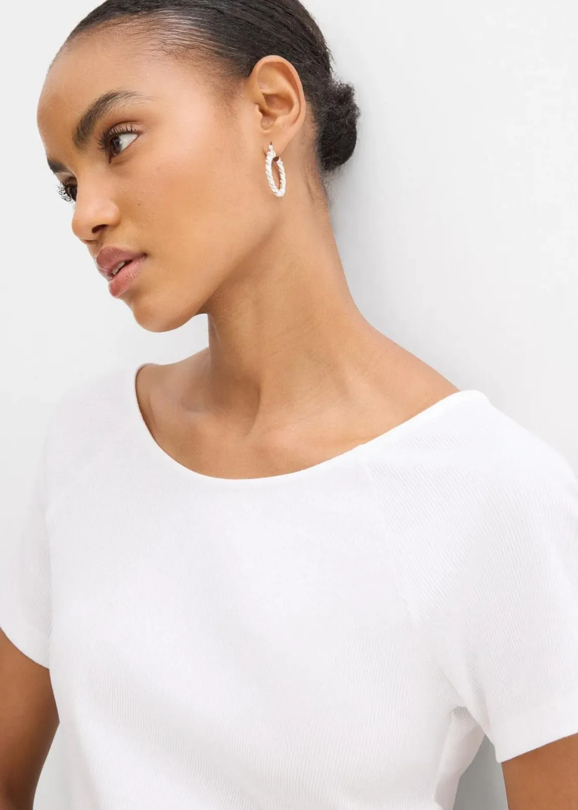 bonprix Shirts & Tops|Nachhaltigere Materialien^Figurbetontes T-Shirt aus reiner Bio-Baumwolle weiß