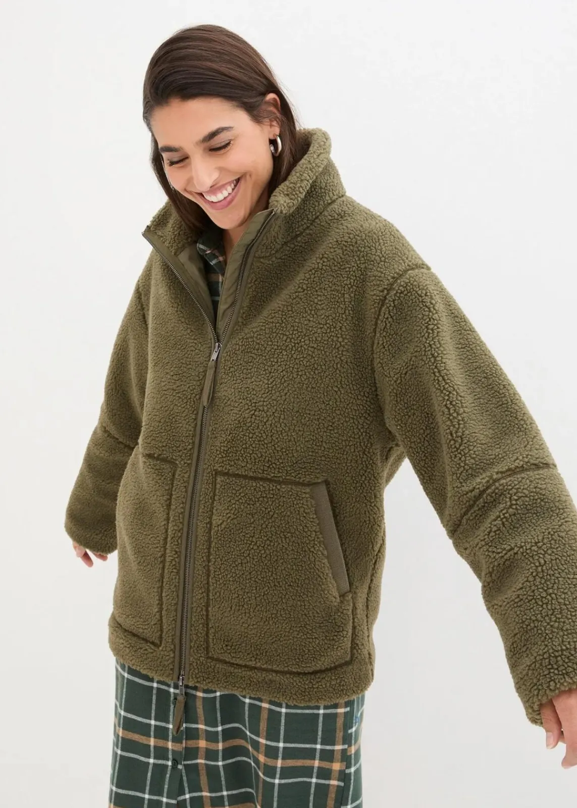 bonprix Bekleidung·Hosen|Jacken & Mäntel^Gefütterte Teddy-Fleece Jacke dunkeloliv