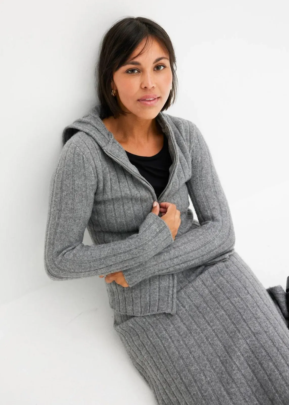 bonprix Strickmode|Pullover & Strickjacken^Gerippte Strickjacke mit Kapuze grau meliert