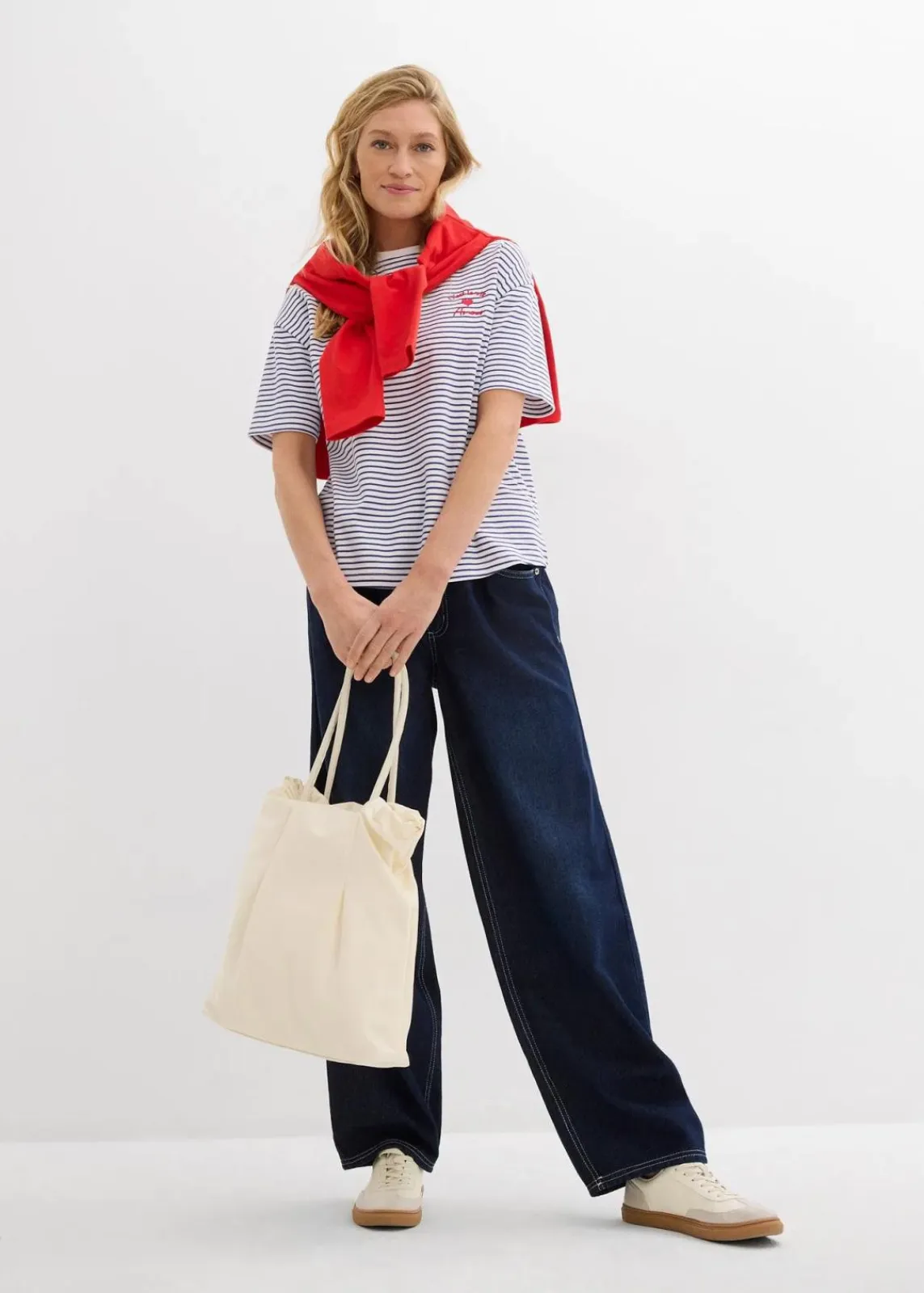 bonprix Nachhaltigere Materialien|Shirts & Tops^Gestreiftes T-Shirt mit Stickerei dunkelblau/weiß gestreift