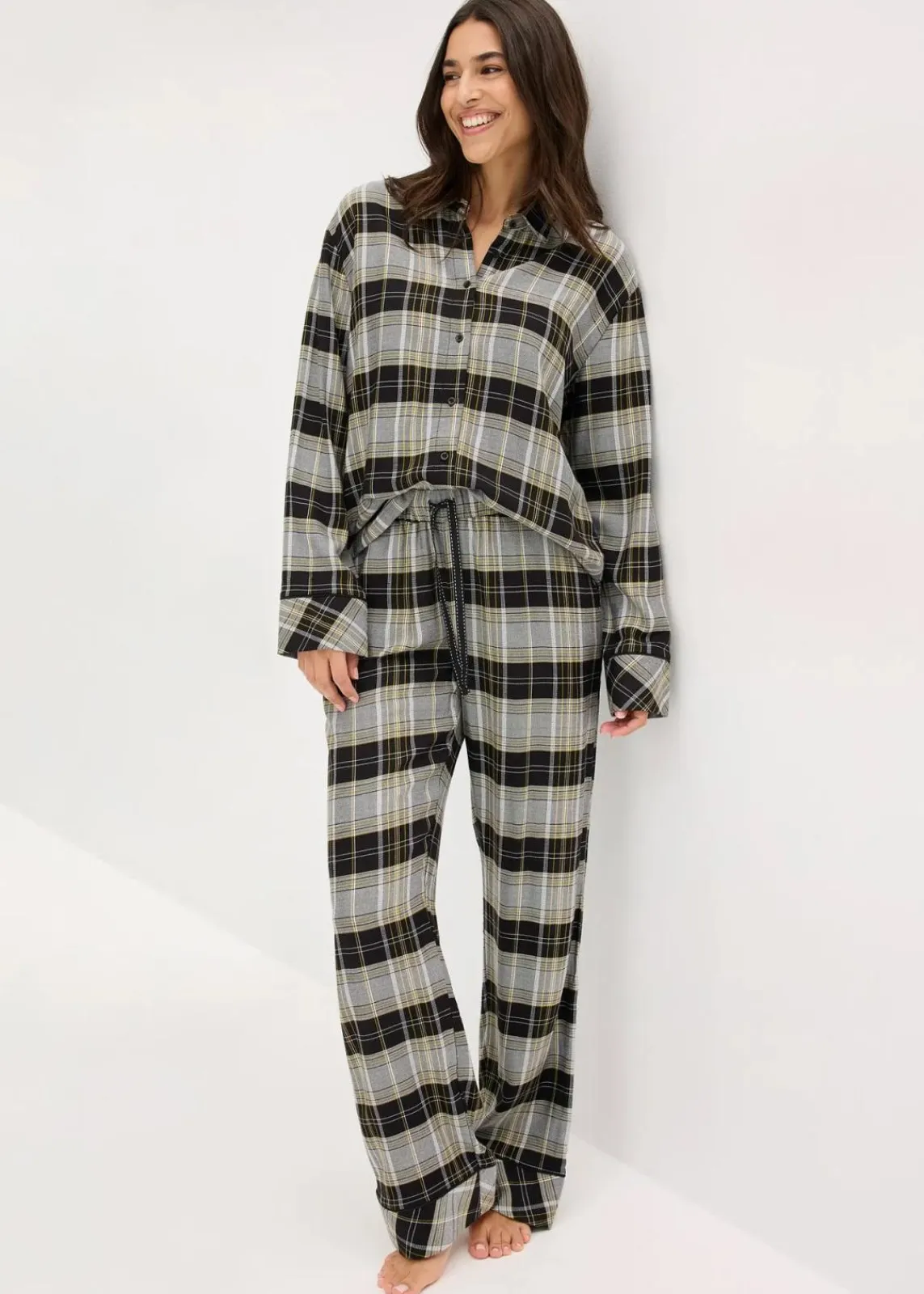 bonprix Wäsche·Nachtwäsche|Nachtwäsche^Gewebter Flanell Pyjama schwarz kariert