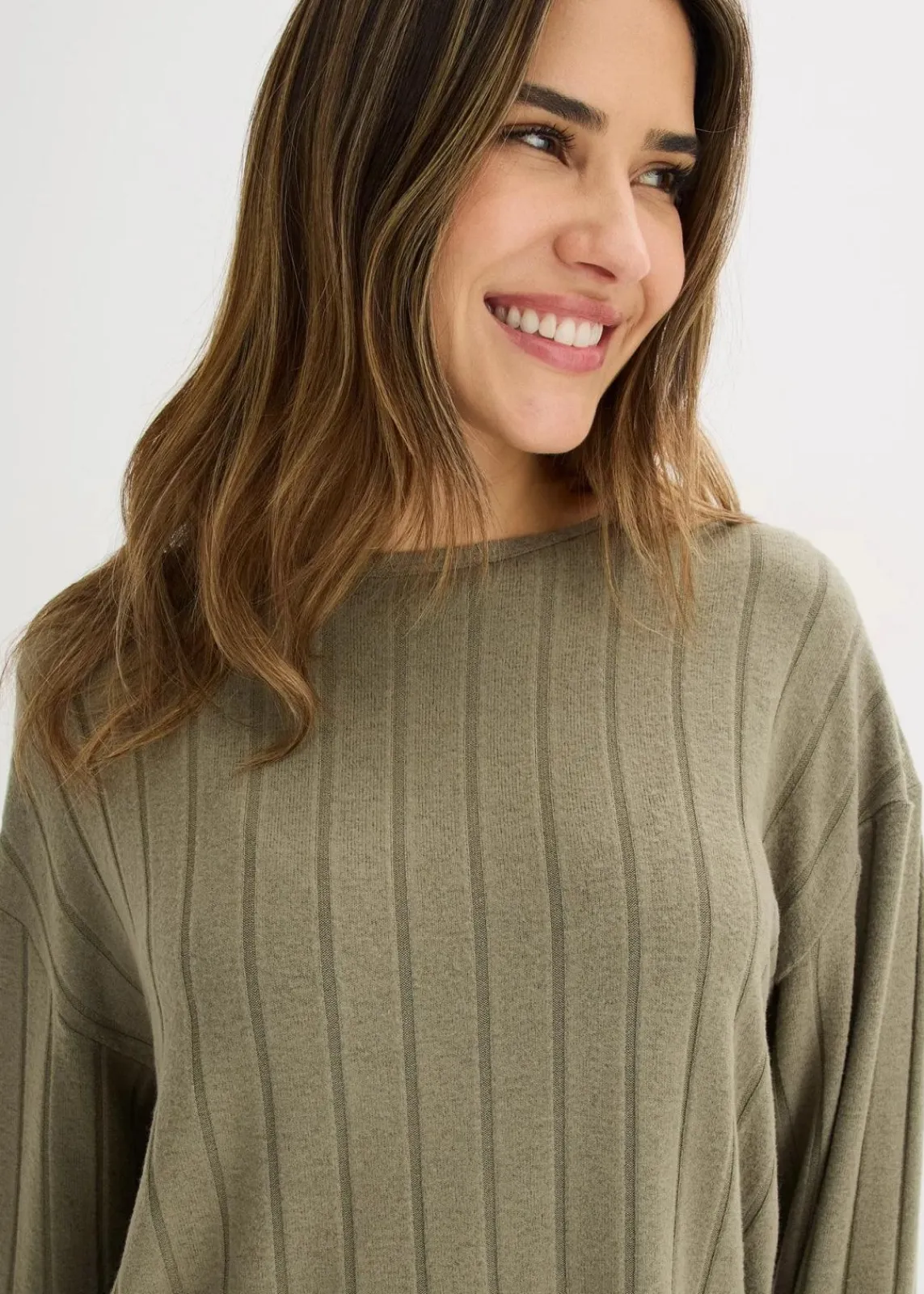 bonprix Wäsche·Homewear|Wäsche·Nachtwäsche^Hausanzug aus weicher Rippe oliv