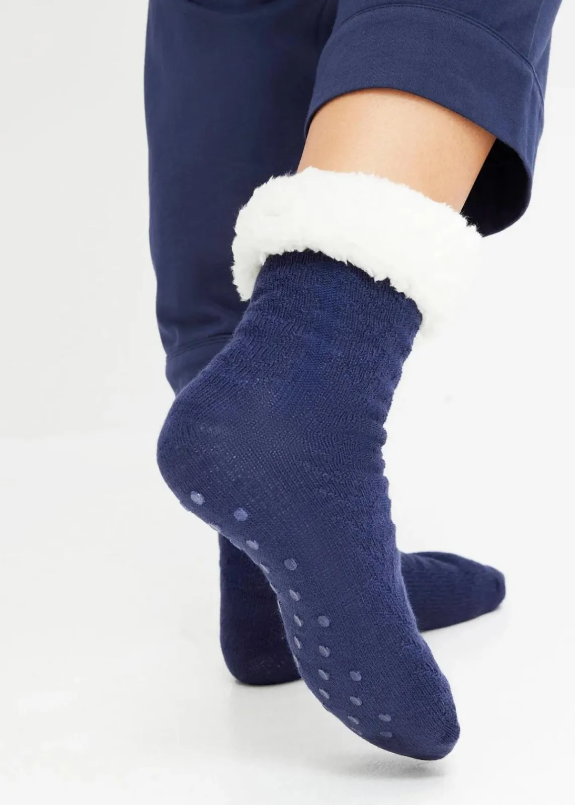 bonprix Nachhaltigere Materialien|Socken & Strumpfhosen^Haussocken mit Teddyfutter mit recyceltem Polyester (2er Pack) dunkellila + mitternachtsblau