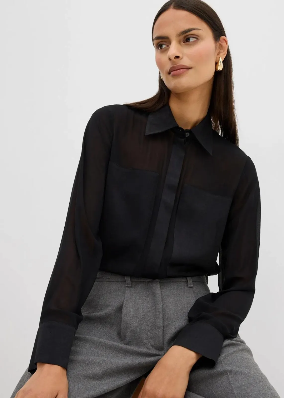 bonprix Blusen & Tuniken|Bekleidung·Jacken & Mäntel^Hemdbluse mit Satineinsatz schwarz