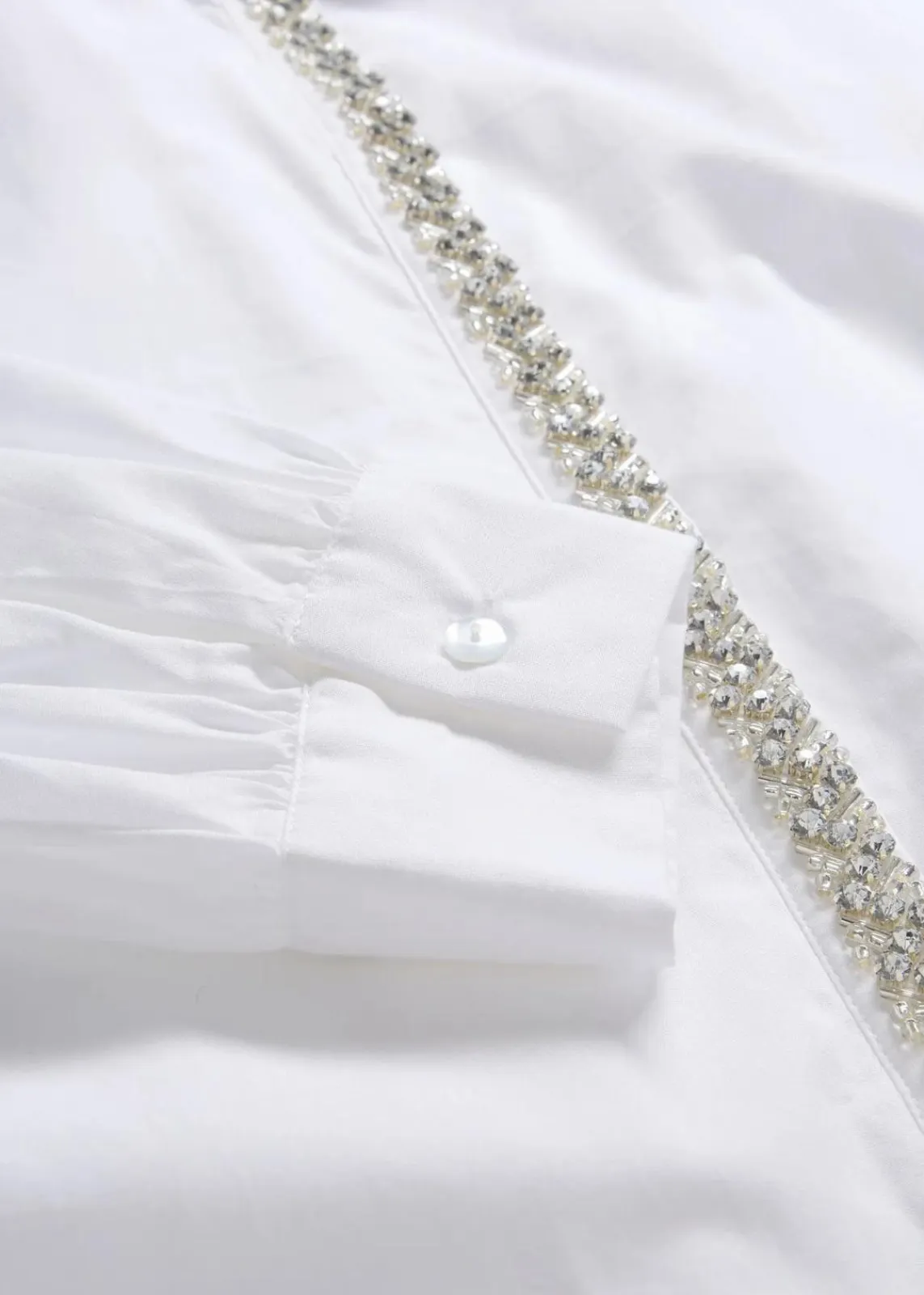 bonprix Blusen & Tuniken^Hemdbluse mit Strass-Applikation weiß