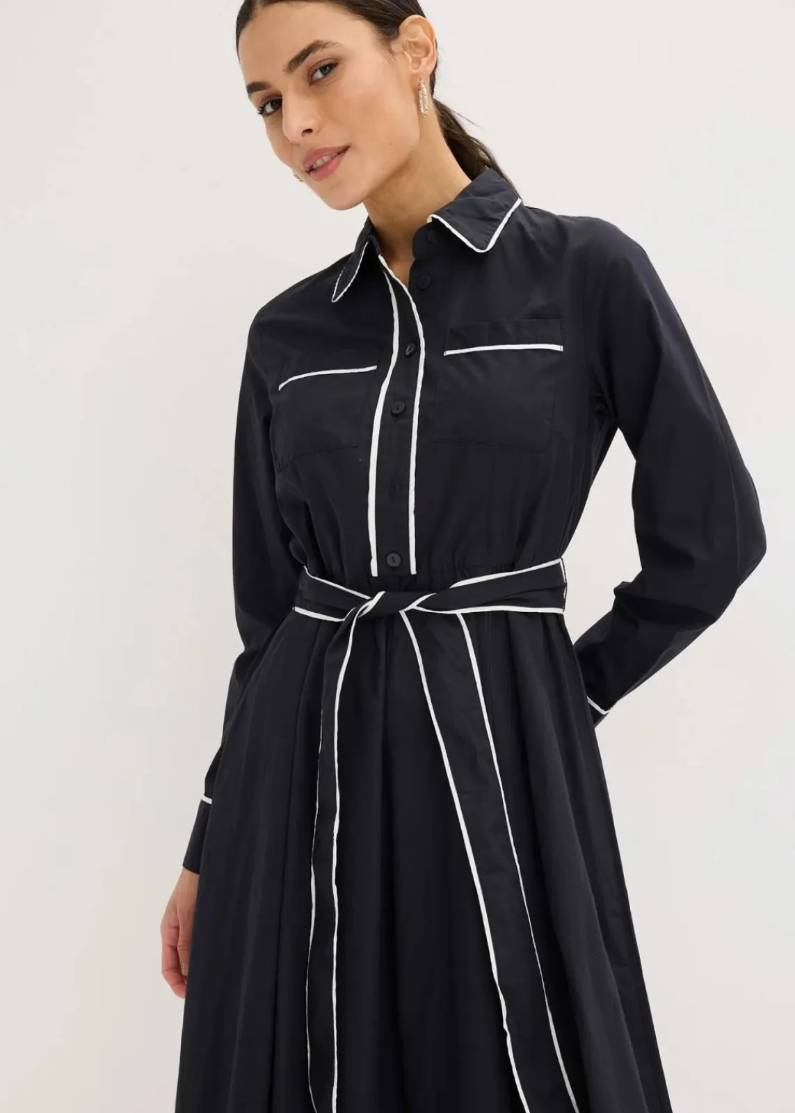 bonprix Bekleidung·Pullover & Strickjacken|Kleider^Hemdblusenkleid aus Baumwoll-Popeline mit bügelfreier Ausrüstung schwarz/wollweiß