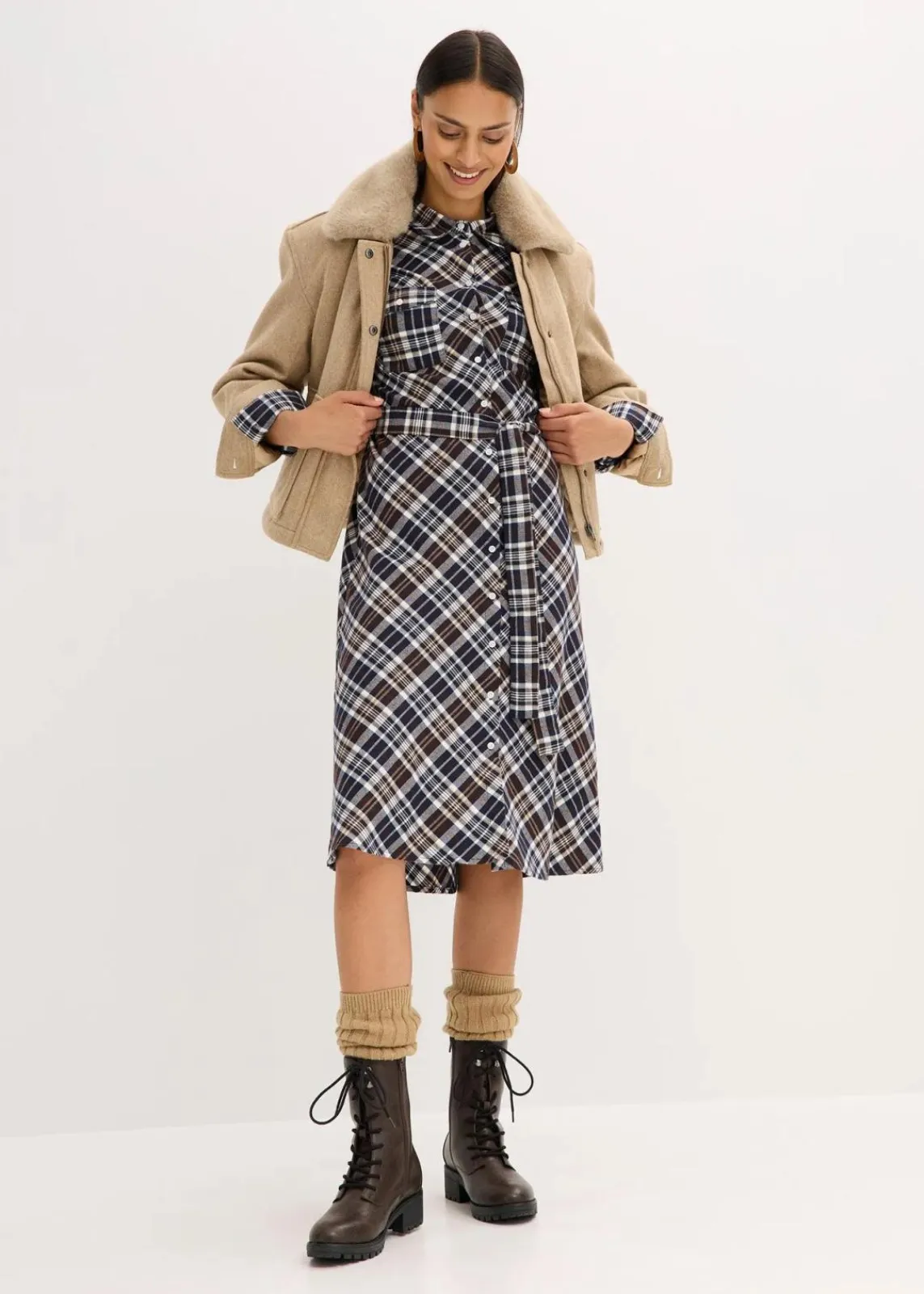 bonprix Kleider^Hemdblusenkleid aus softem Flanell dunkelbraun kariert