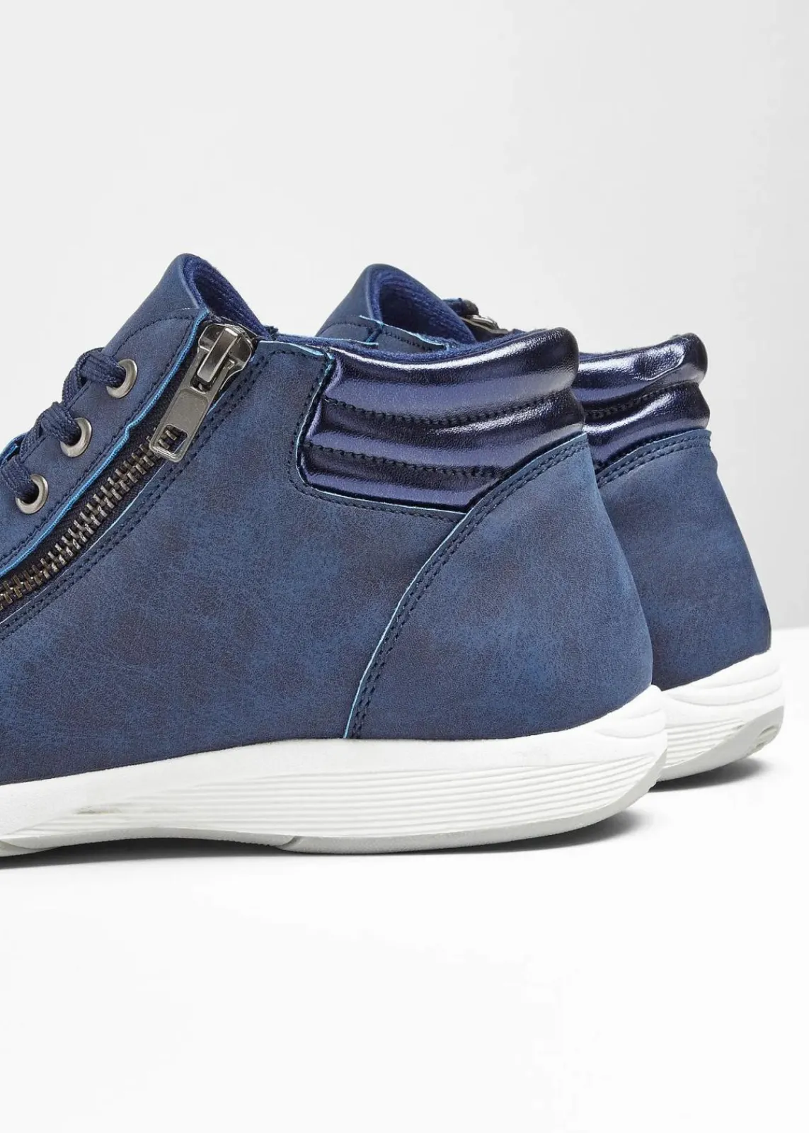 bonprix Sneaker|Gefütterte Winterschuhe^High-Top-Sneaker mit Reißverschluss dunkelblau