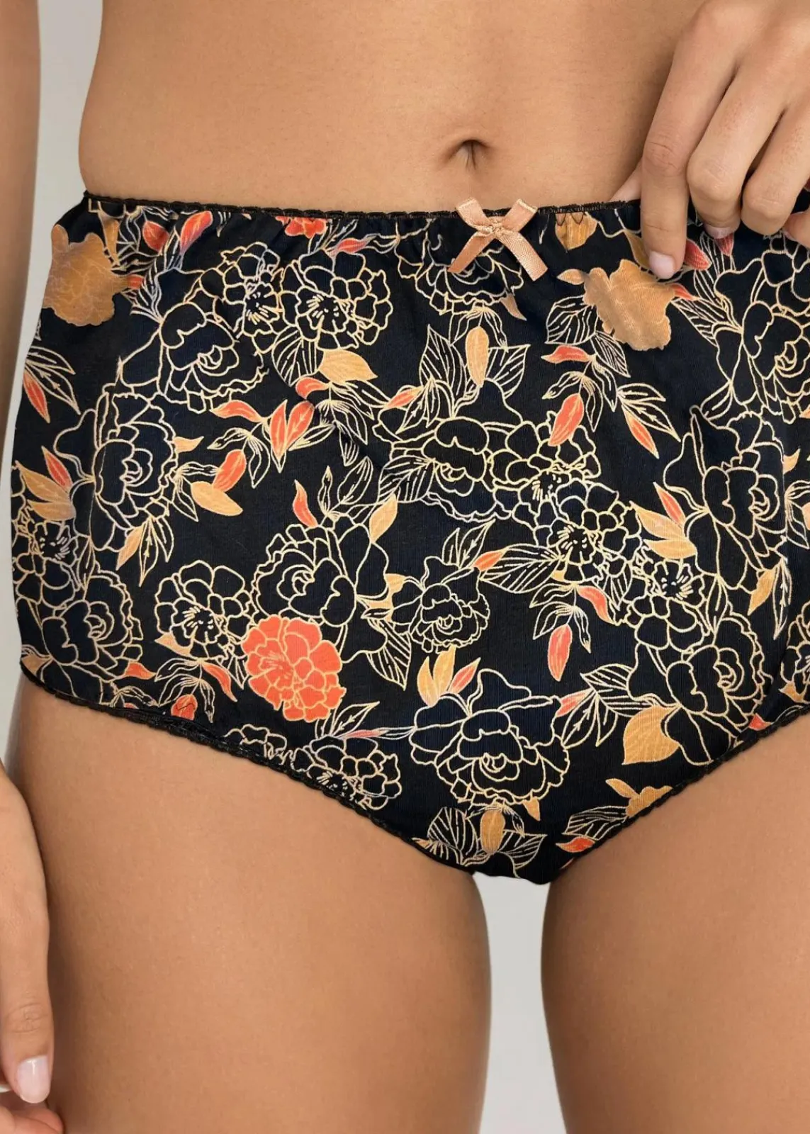 bonprix Wäsche·Baumwollunterwäsche|Wäsche·Höschen^Highwaist Slip (4er Pack) schwarz geblümt + schwarz + melba