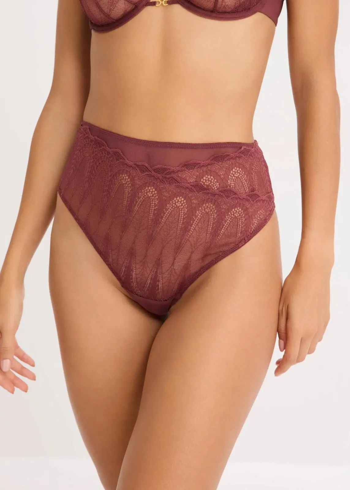bonprix Wäsche·Dessous|Wäsche·Höschen^Highwaist String mit feiner Spitze burgunderrot