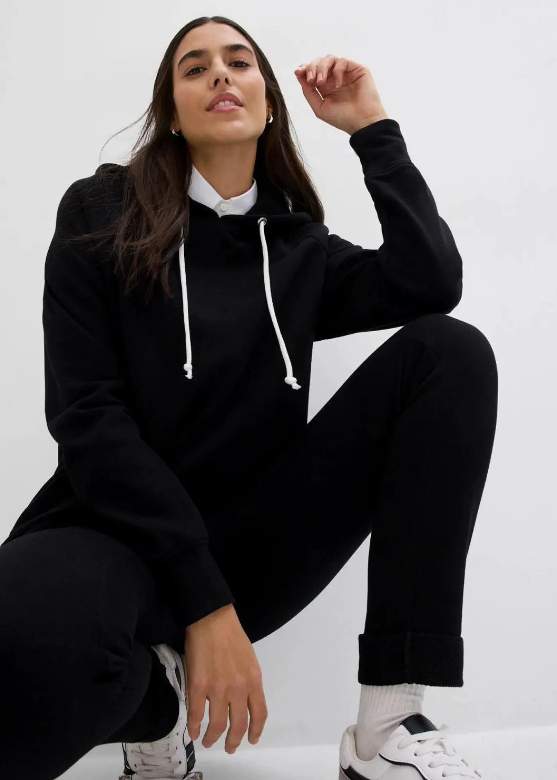 bonprix Bekleidung·Röcke|Bekleidung·Blusen & Tuniken^Hoodie mit Kapuze schwarz