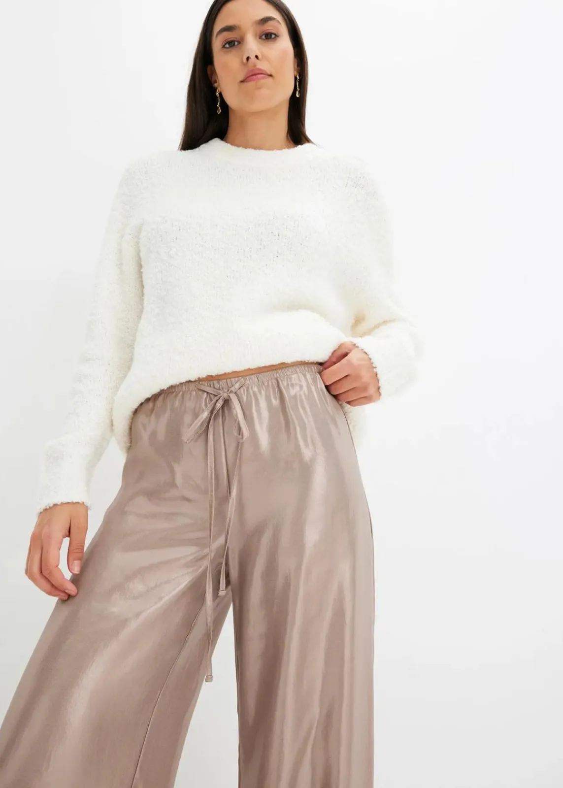 bonprix Bekleidung·Kleider|Hosen^Hose aus glänzendem Satin hellgold metallic