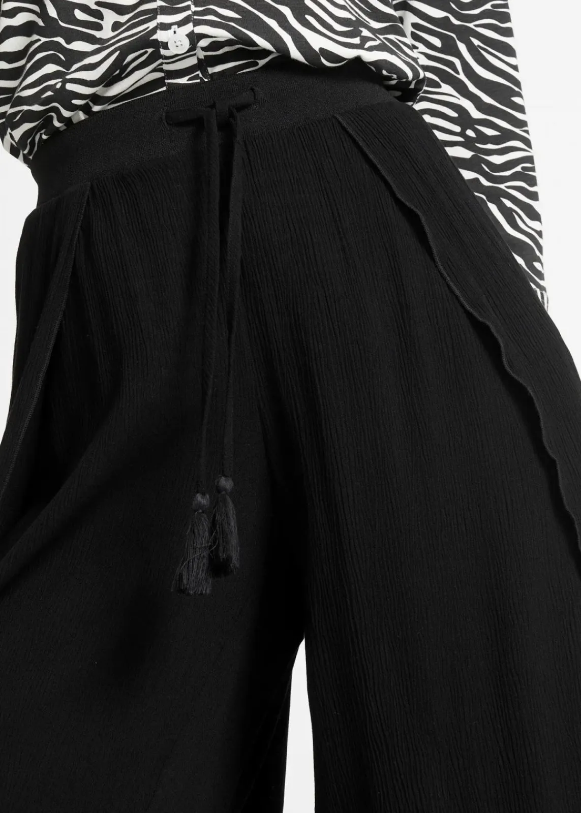 bonprix Bekleidung·Kleider|Hosen^Hose aus strukturiertem Crinkle schwarz