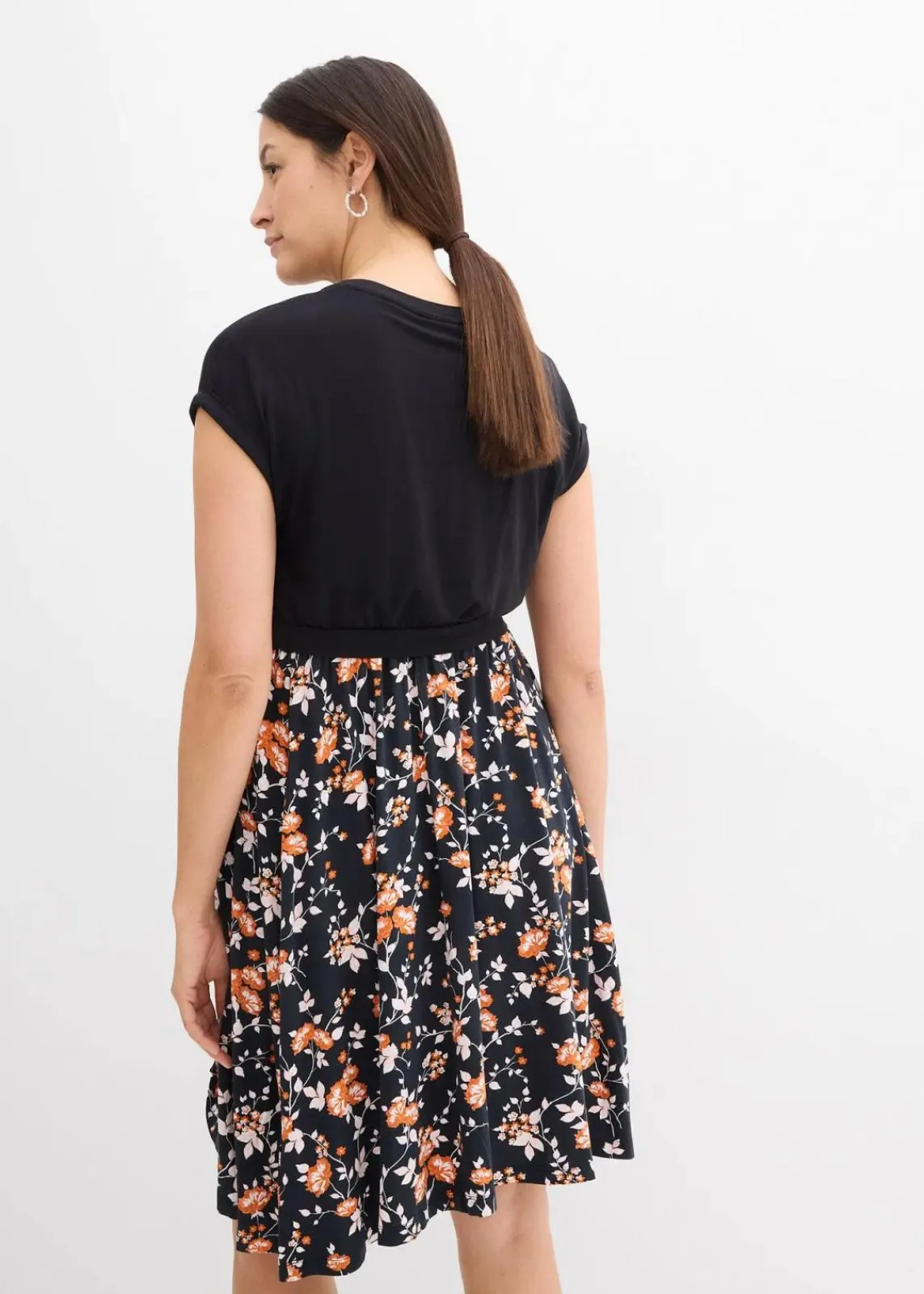bonprix Bekleidung·Blazer|Umstandsmode^2-in-1 Umstands- und Stillkleid mit Taschen schwarz/terracotta geblümt