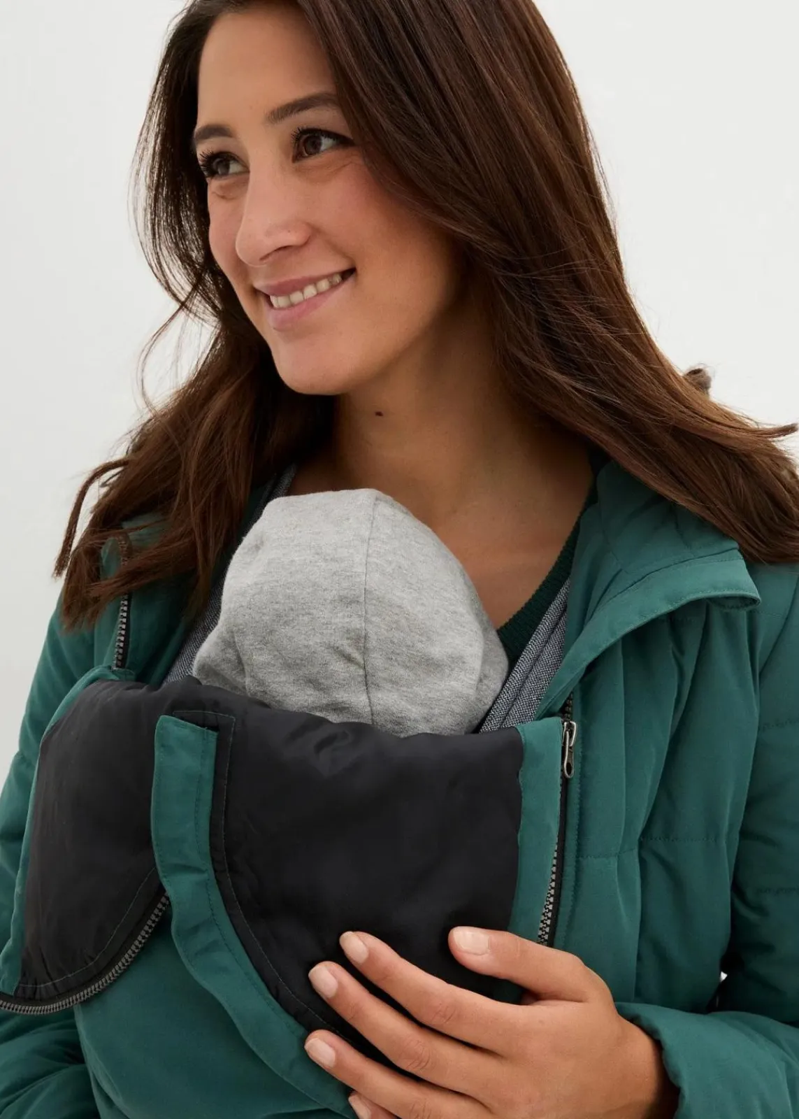 bonprix Umstandsmode|Nachhaltigere Materialien^3-in-1 Umstandssteppmantel und Tragemantel mit recyceltem Polyester mattgrün