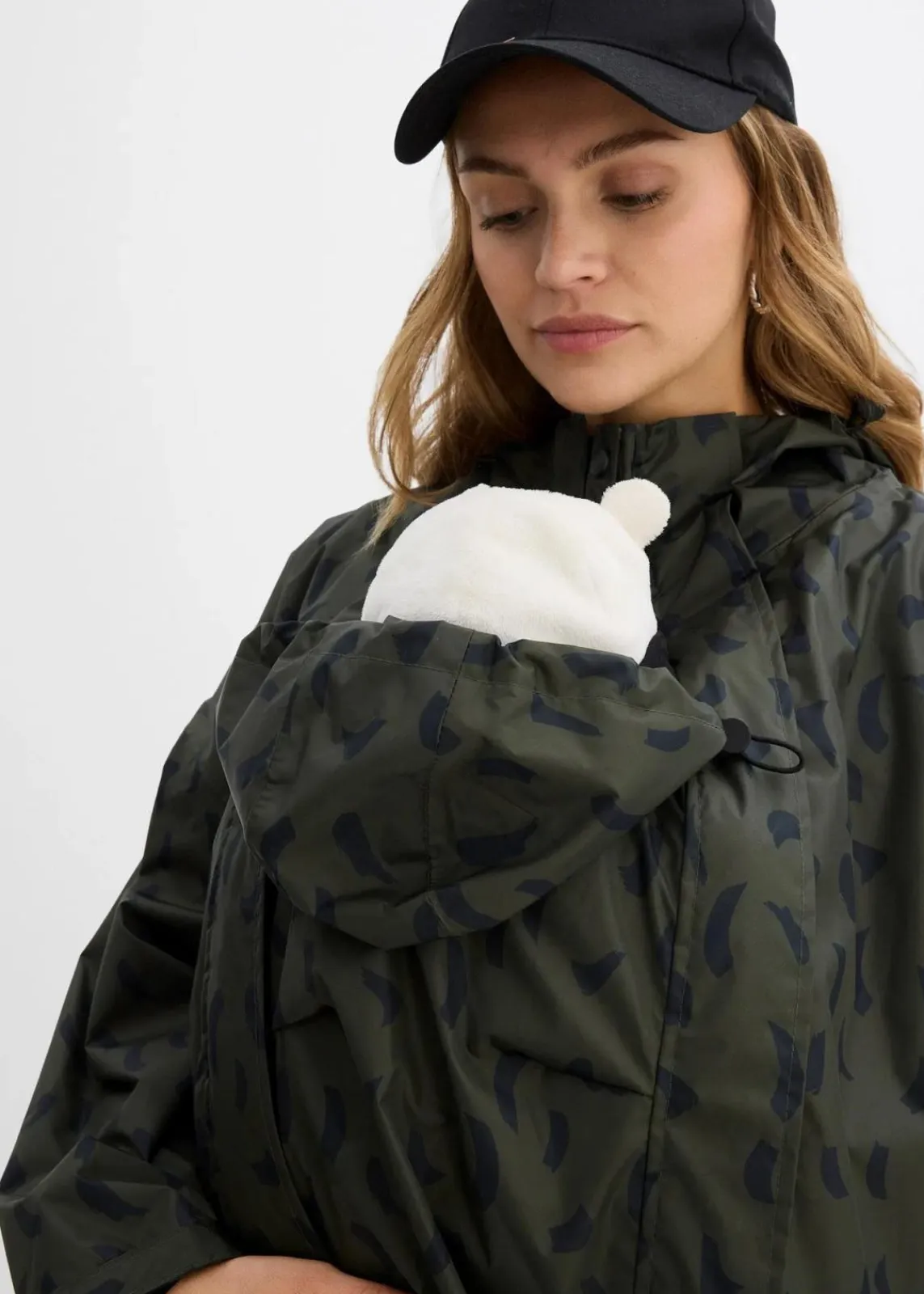 bonprix Bekleidung·Blazer|Umstandsmode^3-in-1 wetterfestes Umstands-Regencape mit Trageeinsatz mit Beutel tiefoliv/schwarz