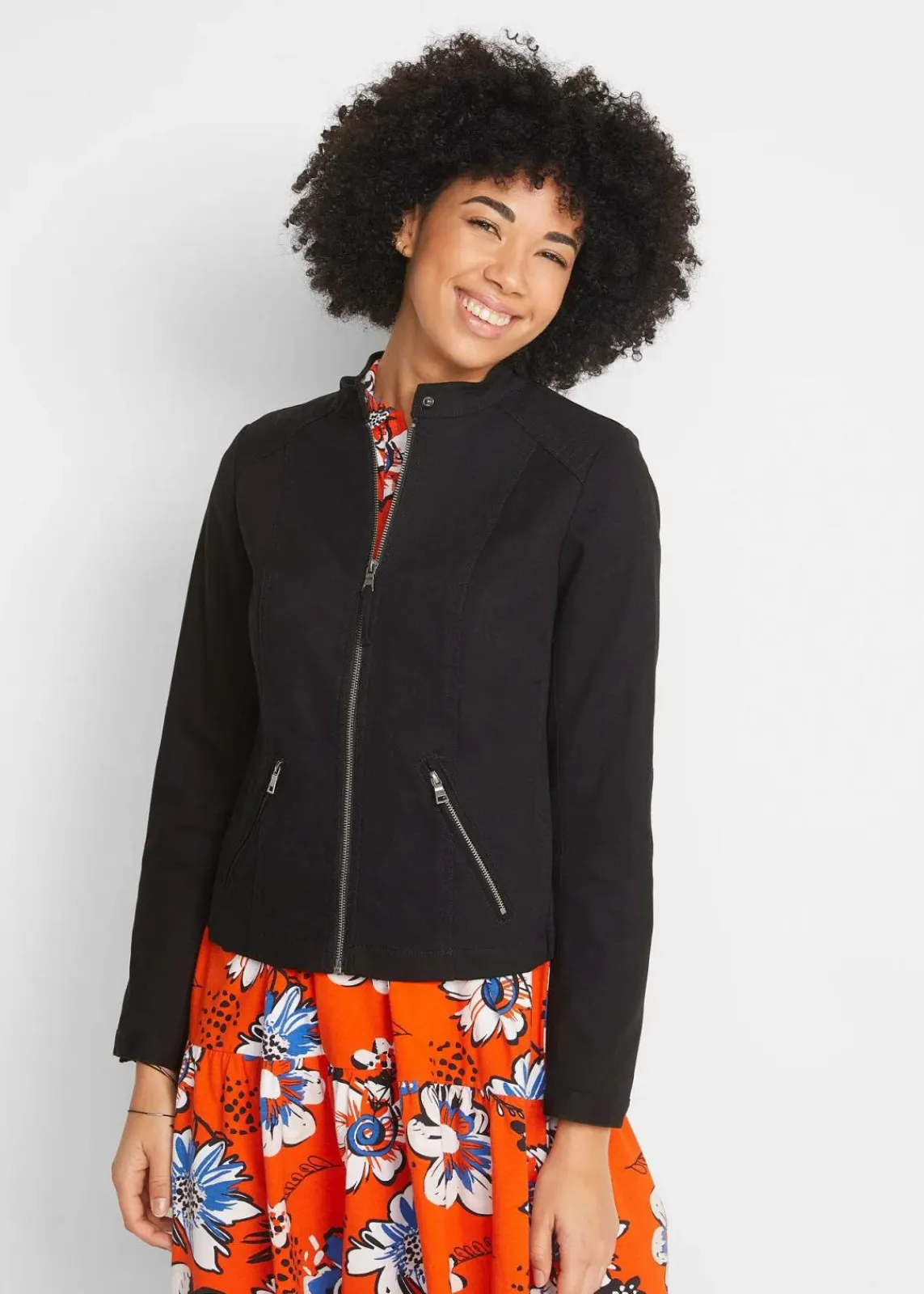 bonprix Bekleidung·Hosen|Jacken & Mäntel^Jacke aus Baumwoll-Twill mit seitlichen Stretcheinsätzen schwarz