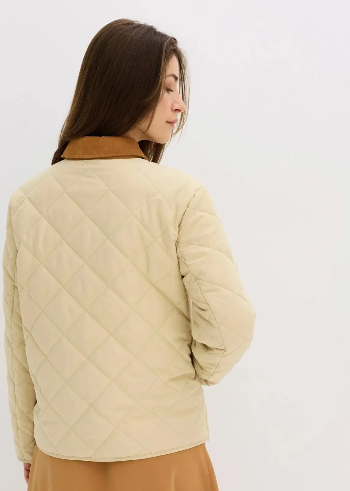 bonprix Bekleidung·Hosen|Jacken & Mäntel^Jacke mit Diamantsteppung grünbeige
