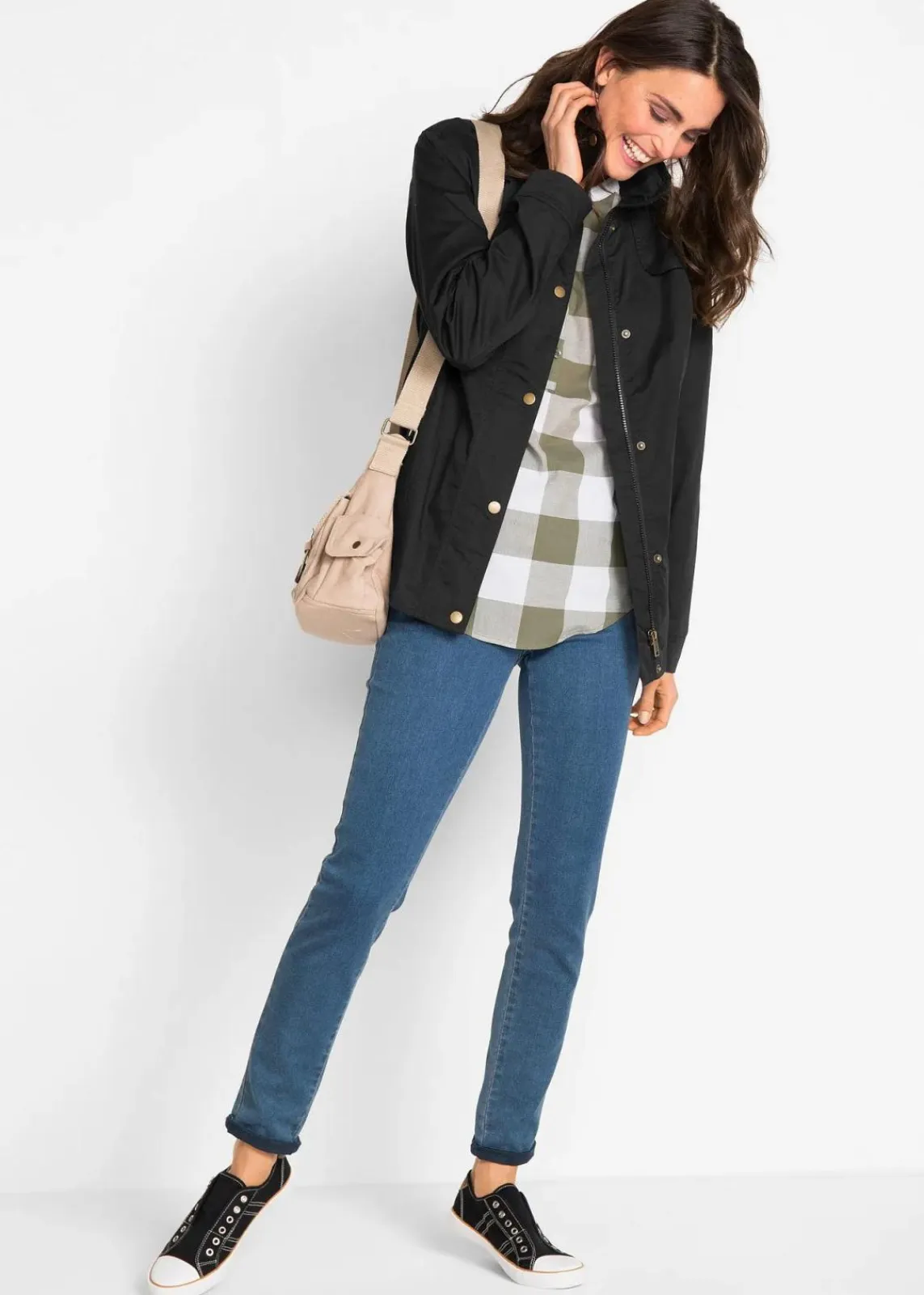 bonprix Jacken & Mäntel|Bekleidung·Hosen^Jacke mit Stehkragen schwarz