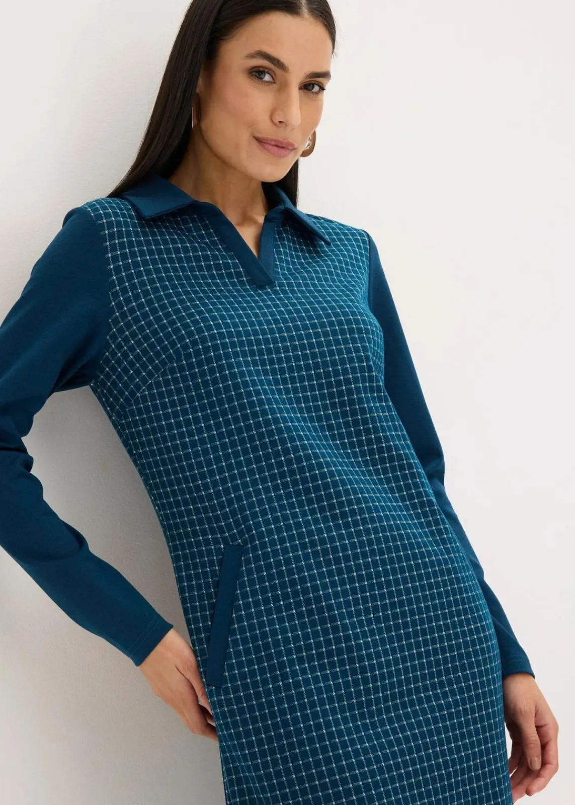 bonprix Bekleidung·Pullover & Strickjacken|Kleider^Jacquard Kleid mit Kontrastkragen blaupetrol/perlweiß kariert