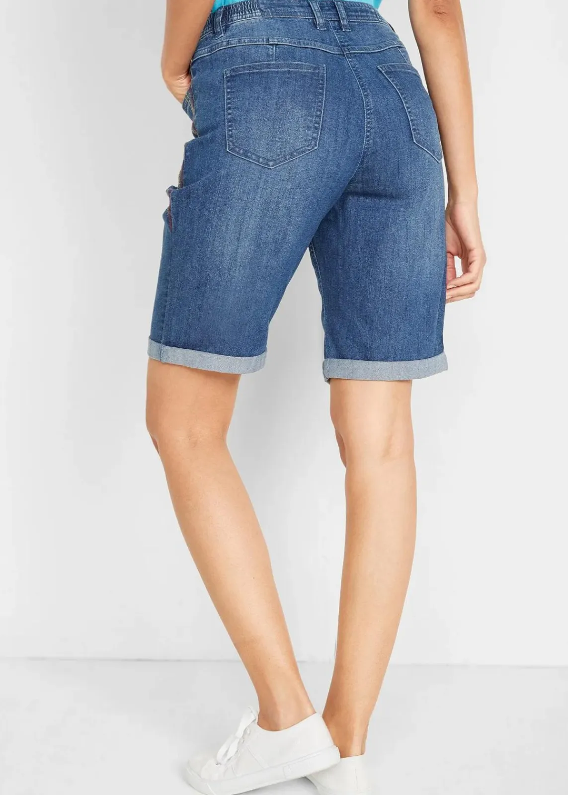 bonprix Bekleidung·Outdoorbekleidung|Bekleidung·Shirts & Tops^Jeans Bermuda Mid Waist mit Stickerei und Bequembund blau denim