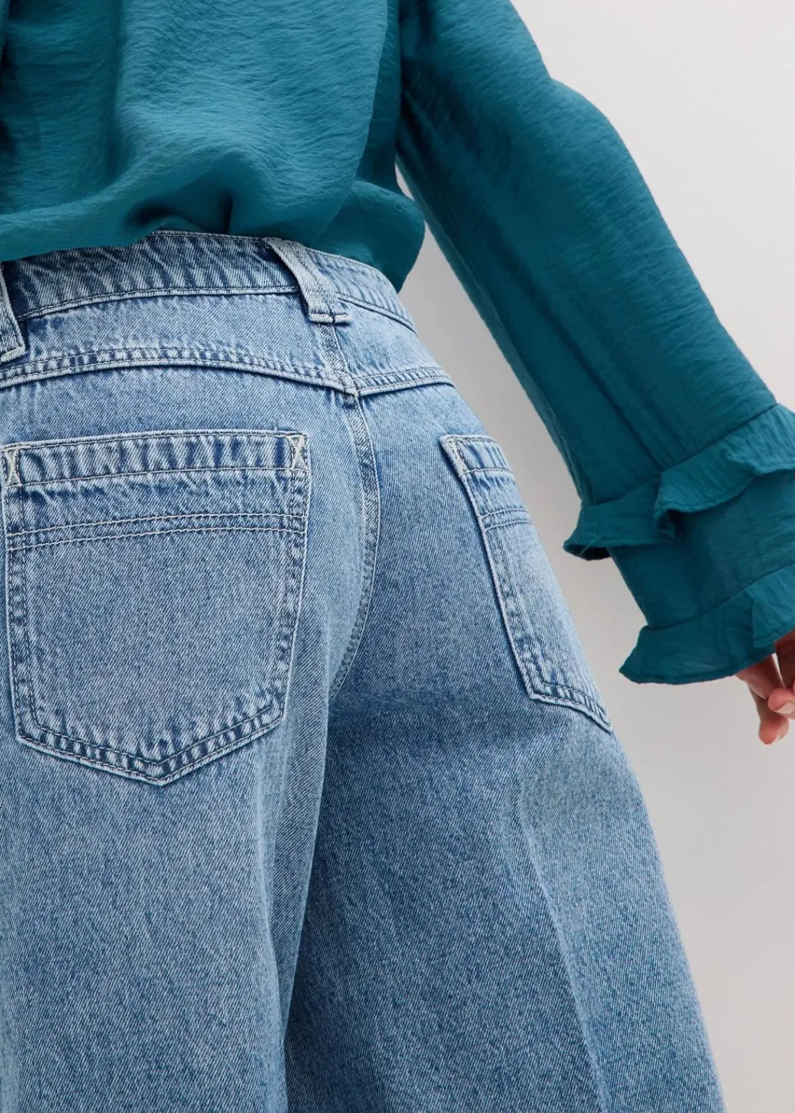 bonprix Bekleidung·Outdoorbekleidung|Bekleidung·Shirts & Tops^Jeans-Bermuda Mid Waist, Low Stretch blau denim used