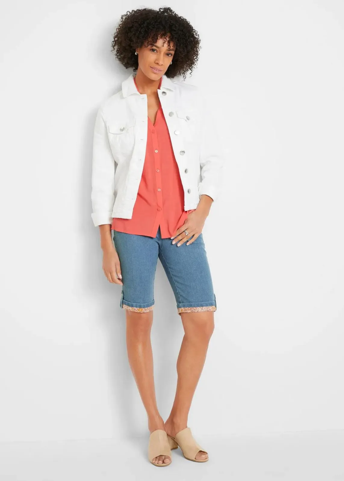bonprix Bekleidung·Outdoorbekleidung|Shorts^Jeans-Bermuda mit farbigem Aufschlag hellblau denim