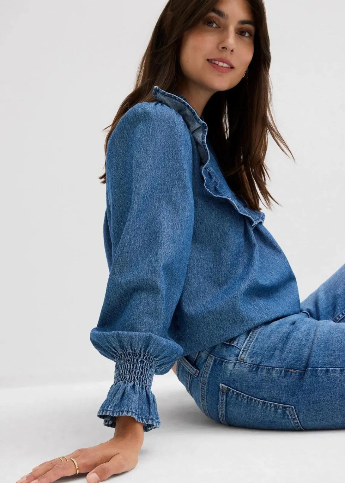 bonprix Bekleidung·Jacken & Mäntel|Blusen & Tuniken^Jeansbluse mit Rüschen blau denim used