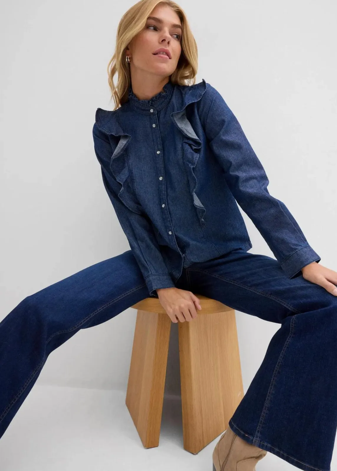 bonprix Bekleidung·Jacken & Mäntel|Blusen & Tuniken^Jeansbluse mit Volants, aus reiner Baumwolle dunkelblau denim
