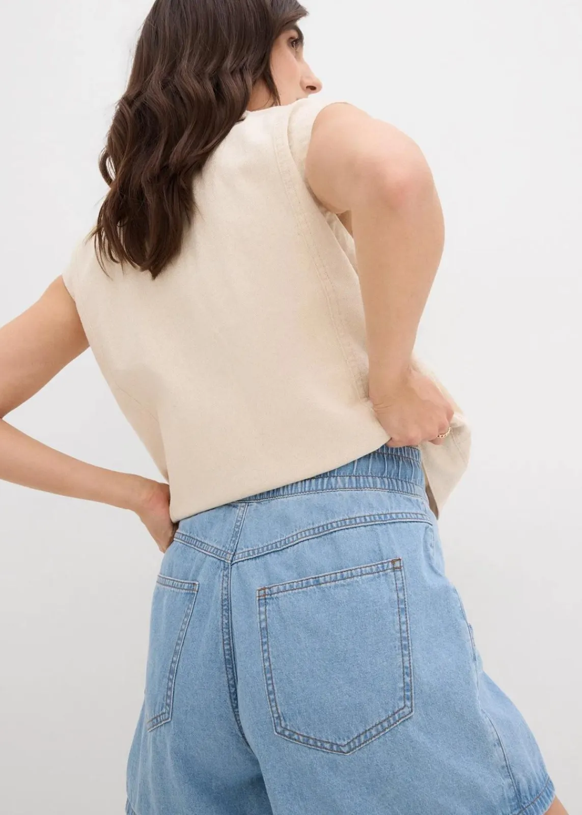 bonprix Bekleidung·Outdoorbekleidung|Bekleidung·Shirts & Tops^Jeans-Shorts High Waist, Bequembund eisblau denim used