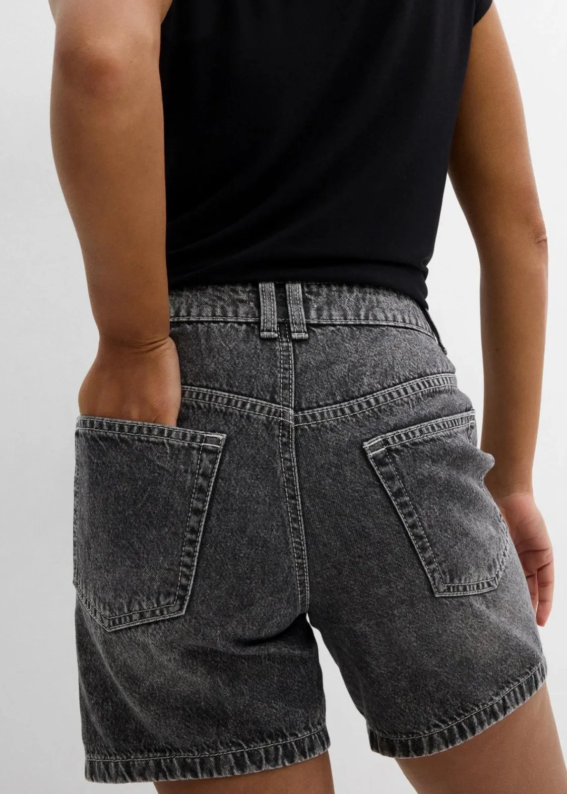 bonprix Jeans|Shorts^Jeans-Shorts Mid Waist schwarz denim used