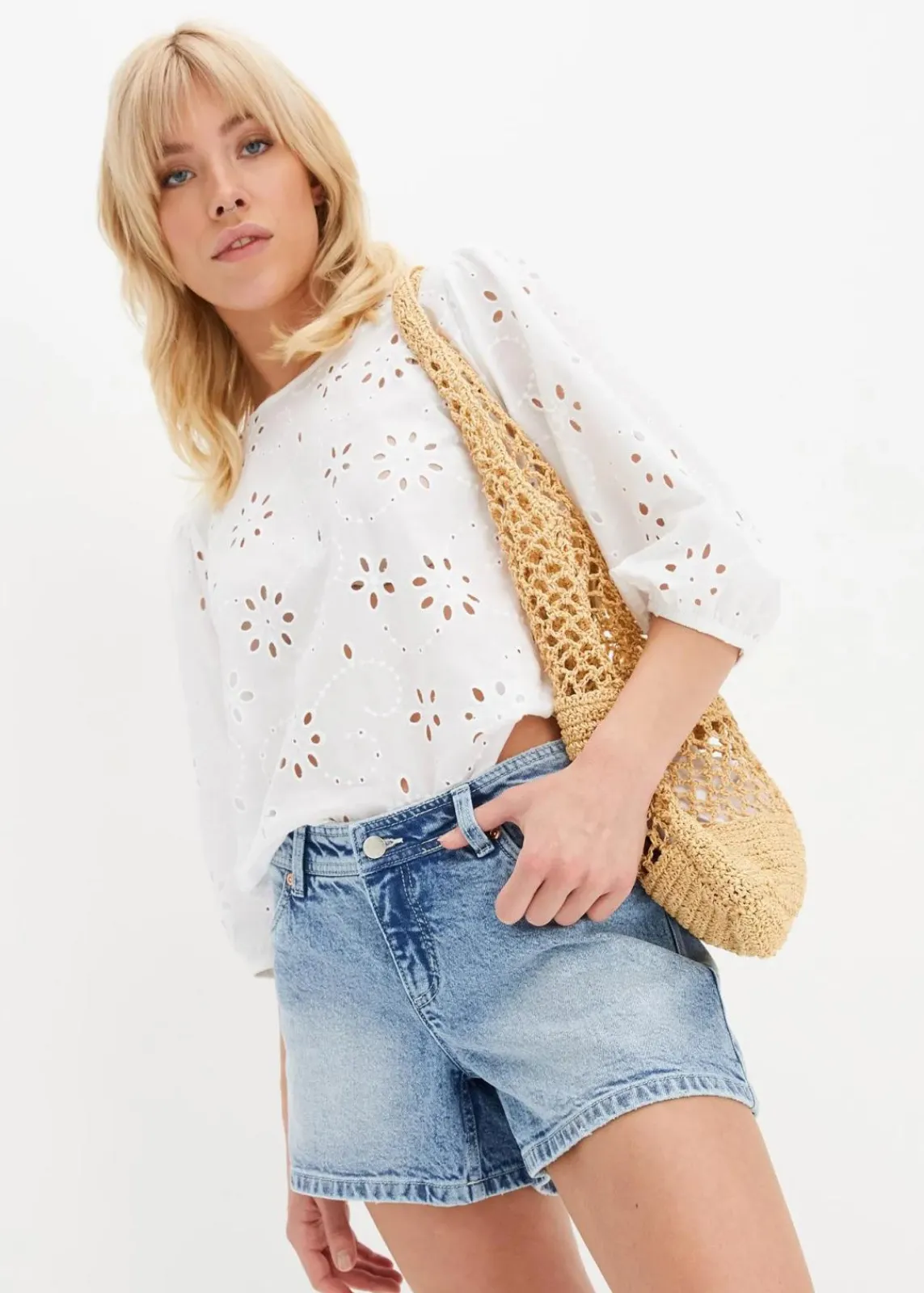 bonprix Bekleidung·Outdoorbekleidung|Bekleidung·Shirts & Tops^Jeansshorts, Mid Waist eisblau denim used