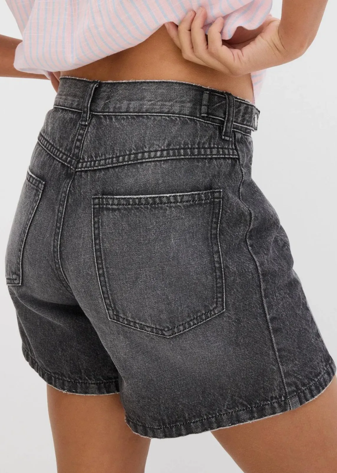 bonprix Jeans|Shorts^Jeans-Shorts Mid Waist, Low Stretch schwarz denim used