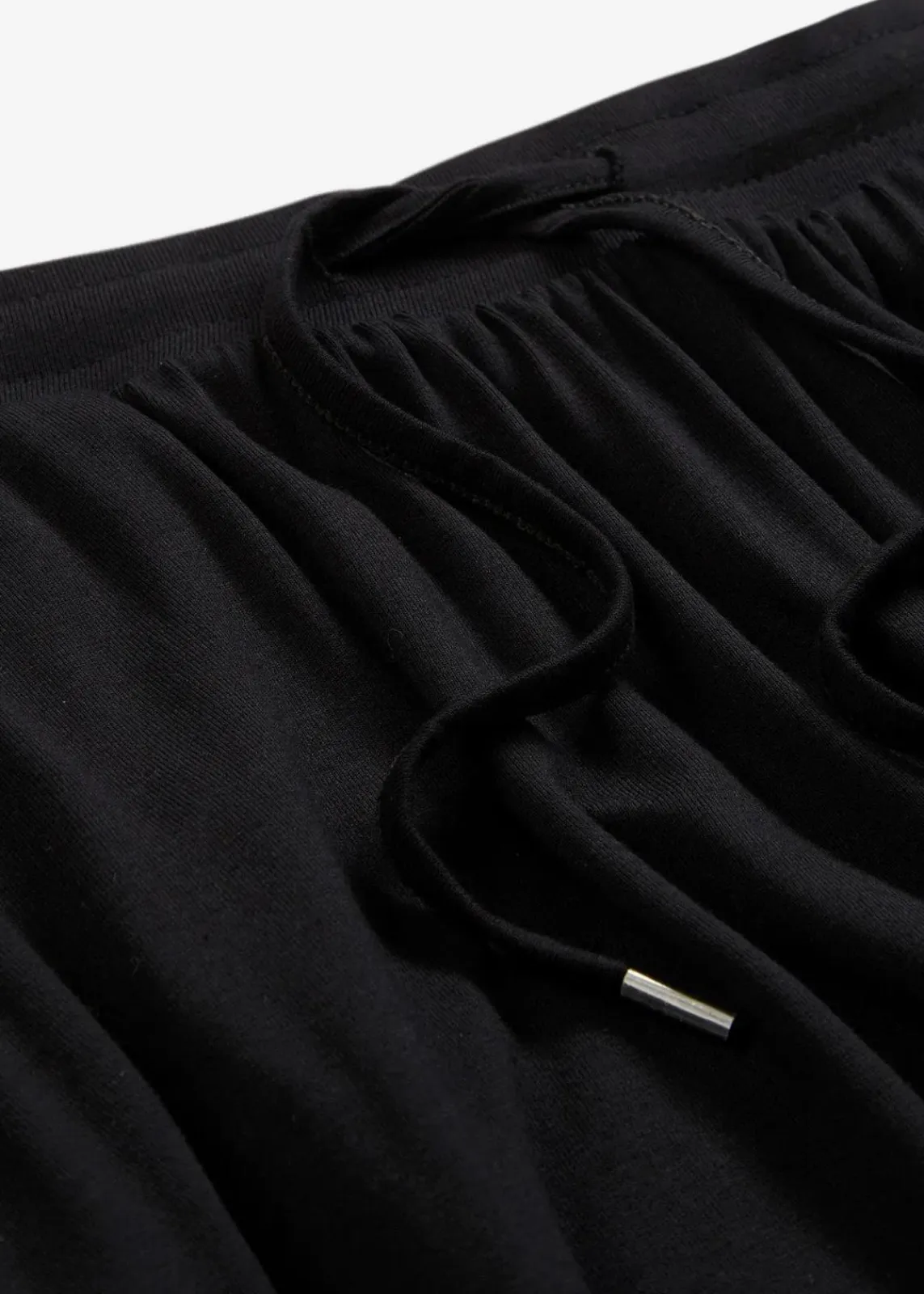 bonprix Bekleidung·Sportbekleidung|Nachhaltigere Materialien^Jersey Rock aus Viskose-Mix schwarz