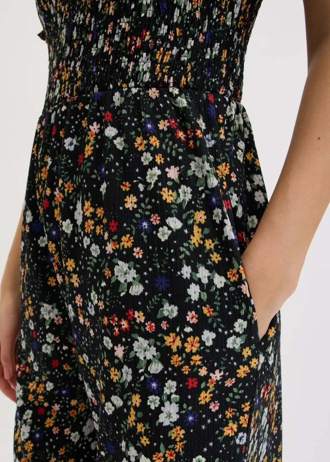 bonprix Bekleidung·Homewear|Jumpsuits^Jerseycrepe-Jumpsuit schwarz geblümt