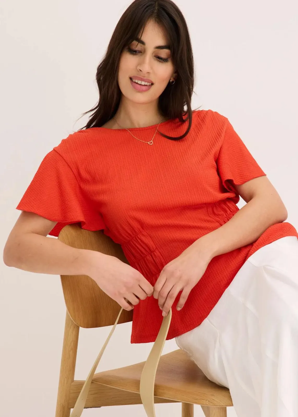 bonprix Shirts & Tops^Jerseycrepe-Shirt mit Smock erdbeere