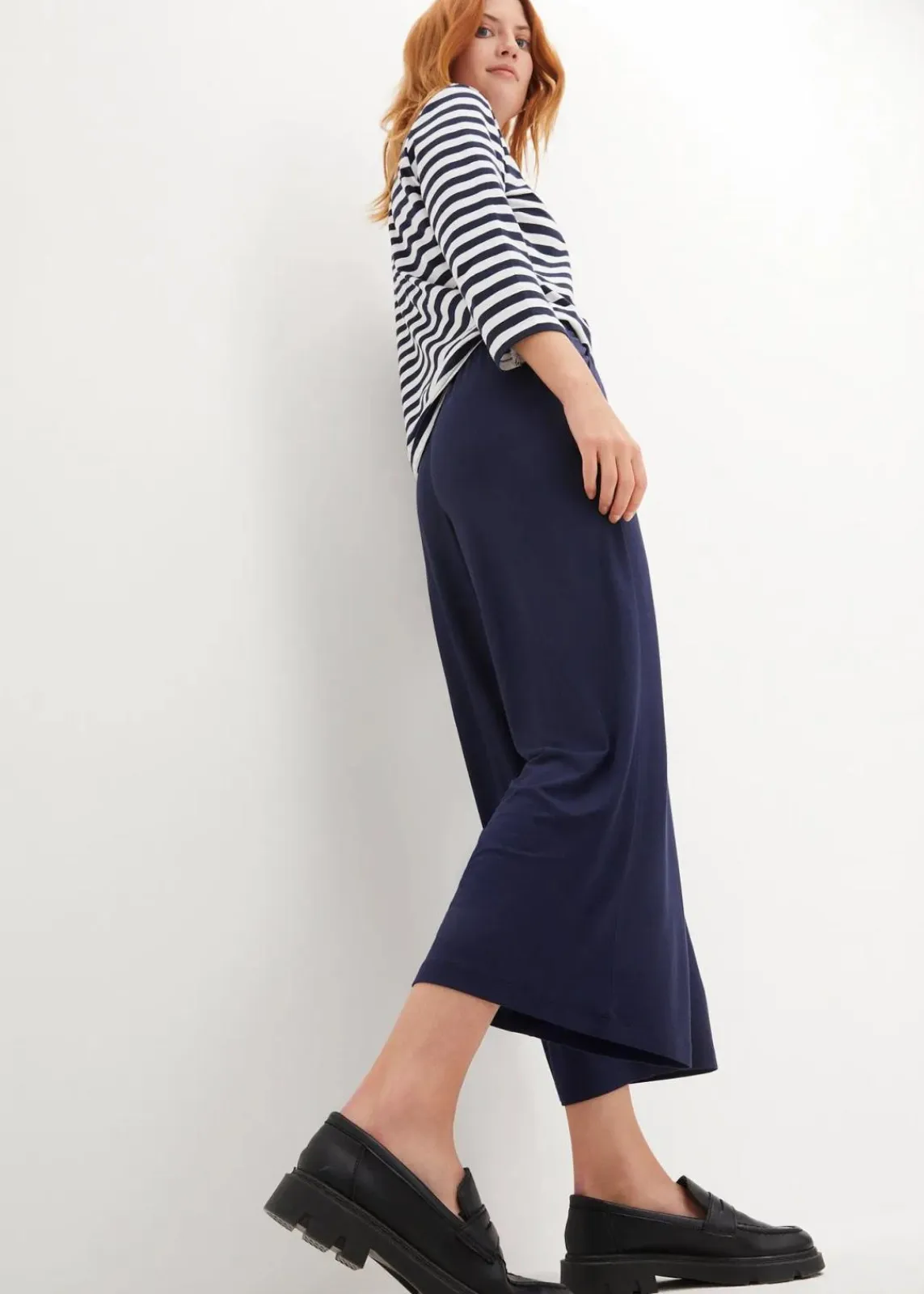 bonprix Hosen|Nachhaltigere Materialien^Jersey-Hose aus fließendem Viskose-Mix, 7-8-Länge dunkelblau