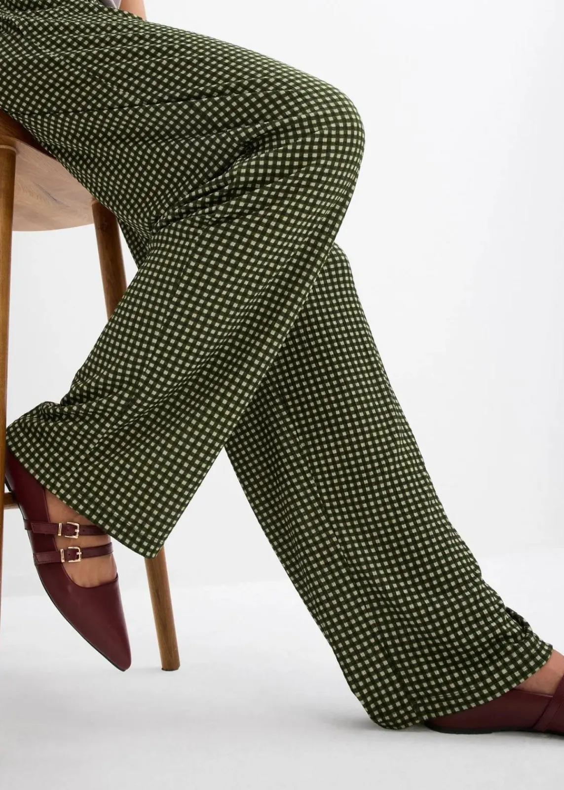 bonprix Bekleidung·Kleider|Hosen^Jersey-Hose aus strukturiertem Crêpe seegras kariert