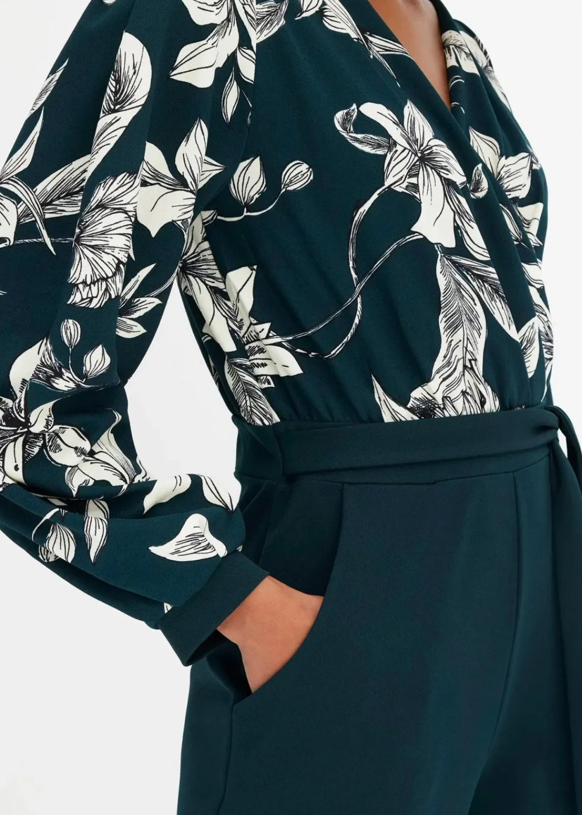 bonprix Bekleidung·Homewear|Jumpsuits^Jersey-Jumpsuit mit Wickeloptik tiefgrün floral