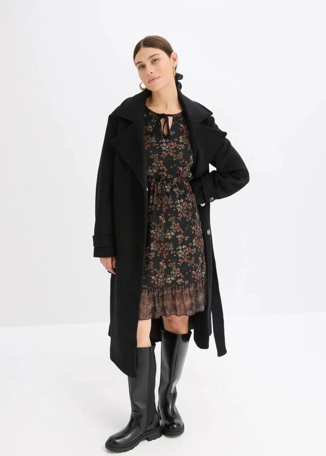 bonprix Bekleidung·Pullover & Strickjacken|Kleider^Jerseykleid schwarz floral