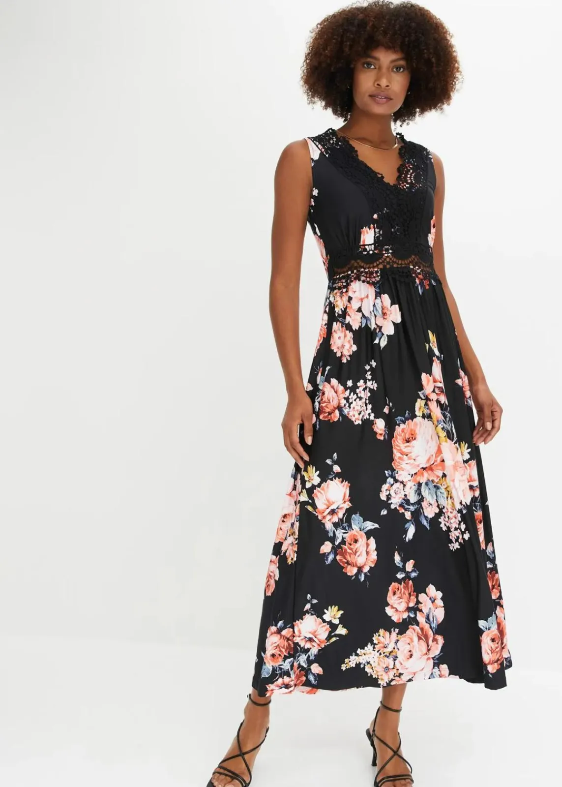 bonprix Kleider^Jerseykleid schwarz/rosa geblümt