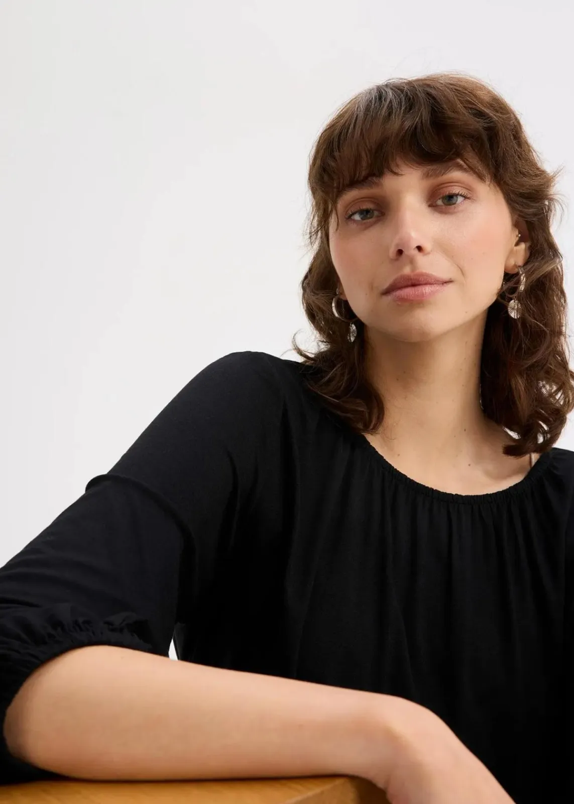 bonprix Bekleidung·Pullover & Strickjacken|Kleider^Jerseykleid aus fließendem Viskose-Mix schwarz
