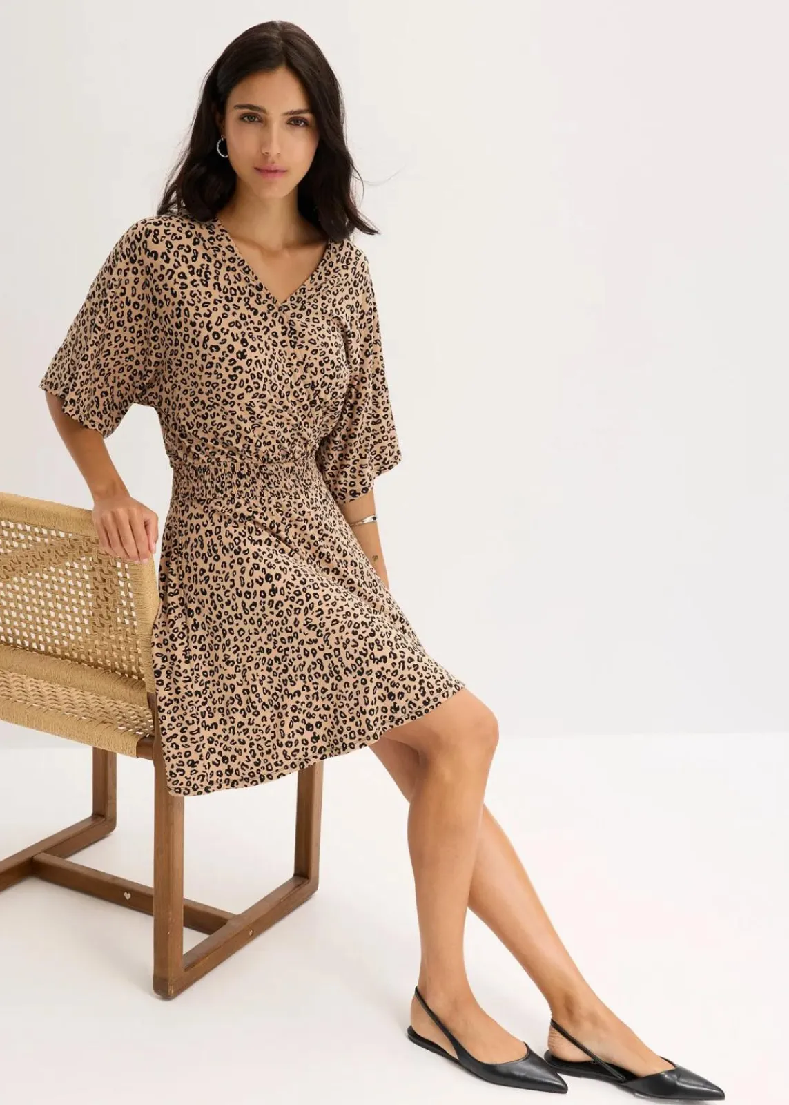 bonprix Bekleidung·Pullover & Strickjacken|Nachhaltigere Materialien^Jerseykleid aus Viskose-Mix beige leo bedruckt