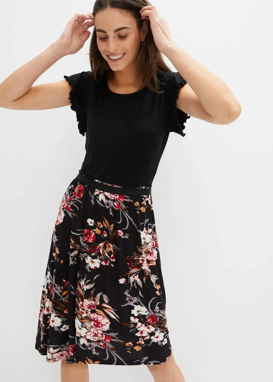 bonprix Nachhaltigere Materialien|Kleider^Jerseykleid aus Viskose-Mix schwarz floral