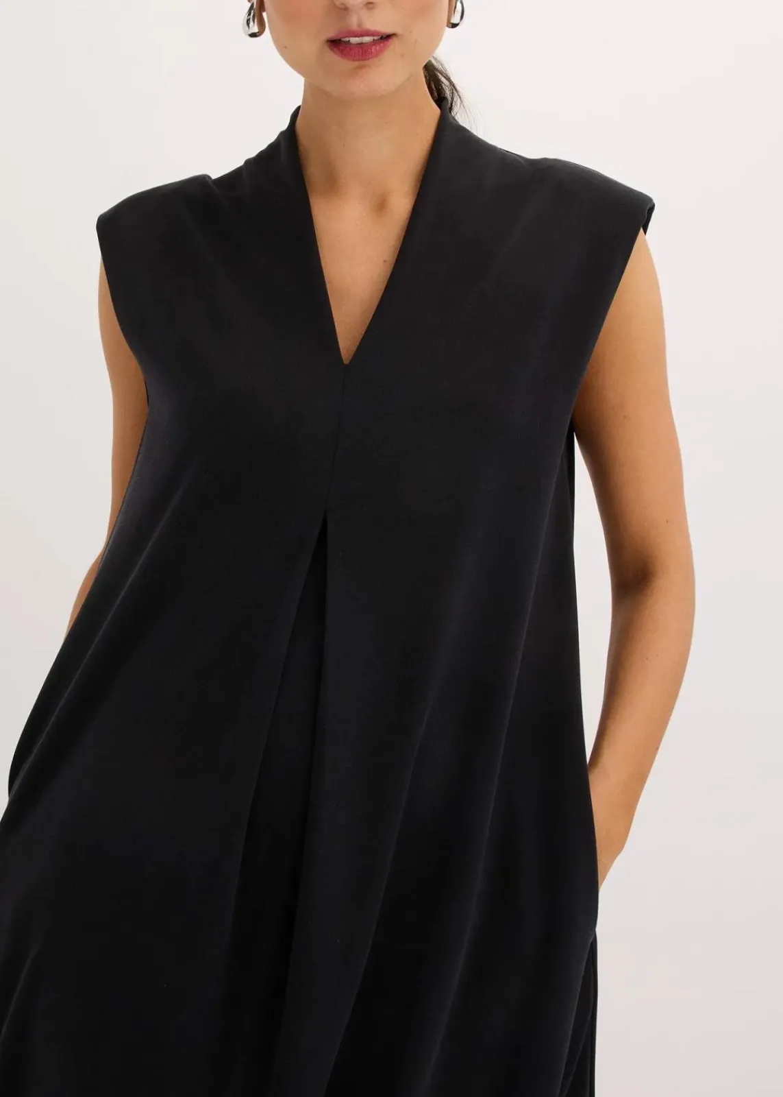 bonprix Bekleidung·Pullover & Strickjacken|Kleider^Jerseykleid aus Viskose-Mix mit Schulterpolster schwarz