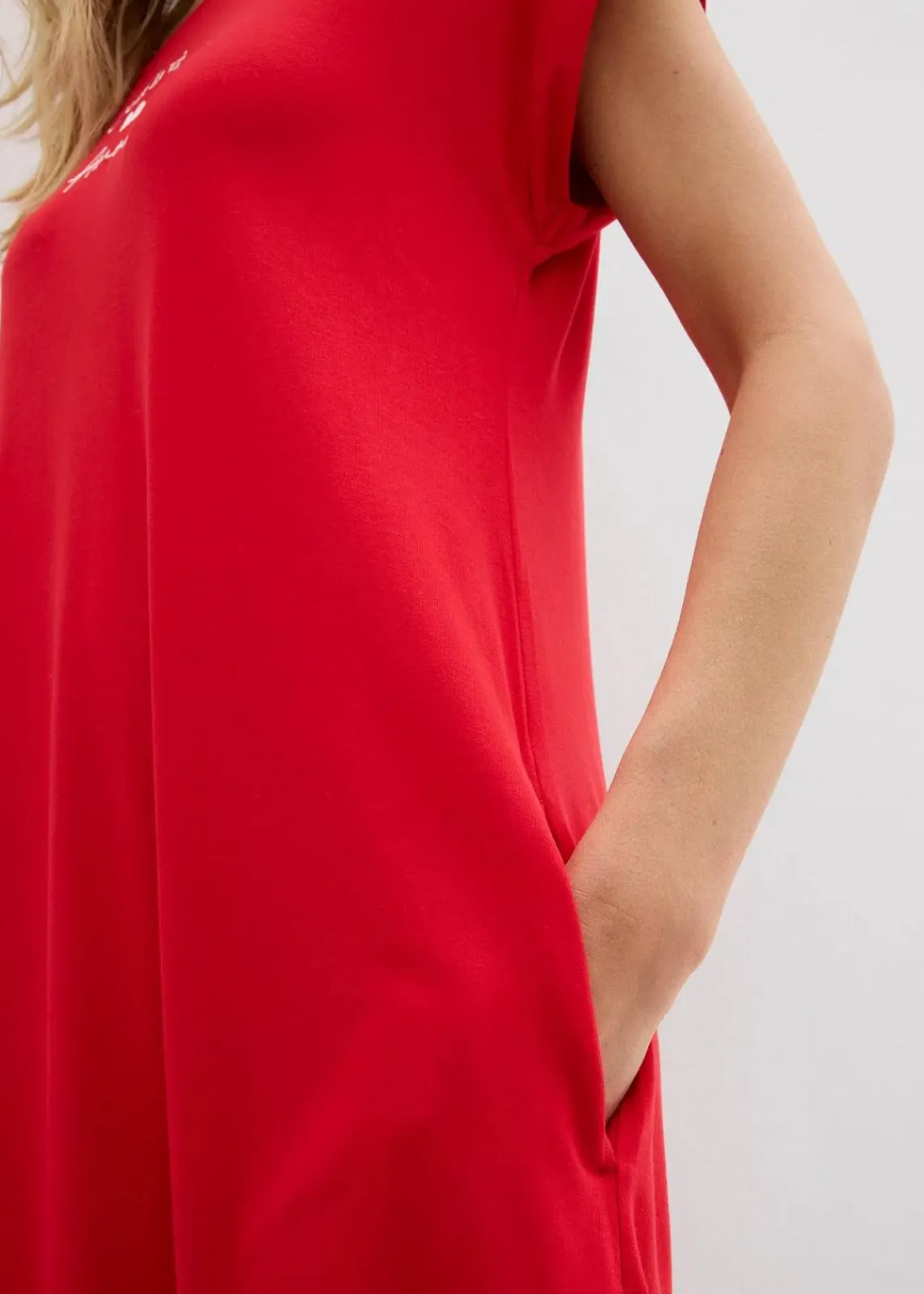 bonprix Kleider^Jersey-Kleid mit Stickerei aus Viskose-Elasthan-Mix tomatenrot
