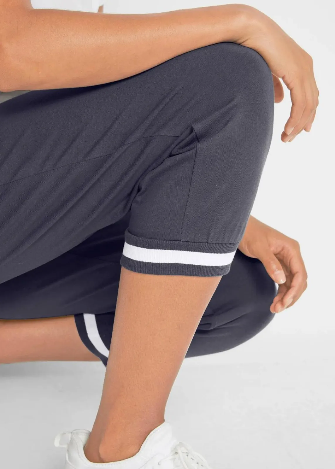 bonprix Hosen|Sweat^Jogginghose, 3/4-Länge aus Baumwollmix nachtblau bedruckt