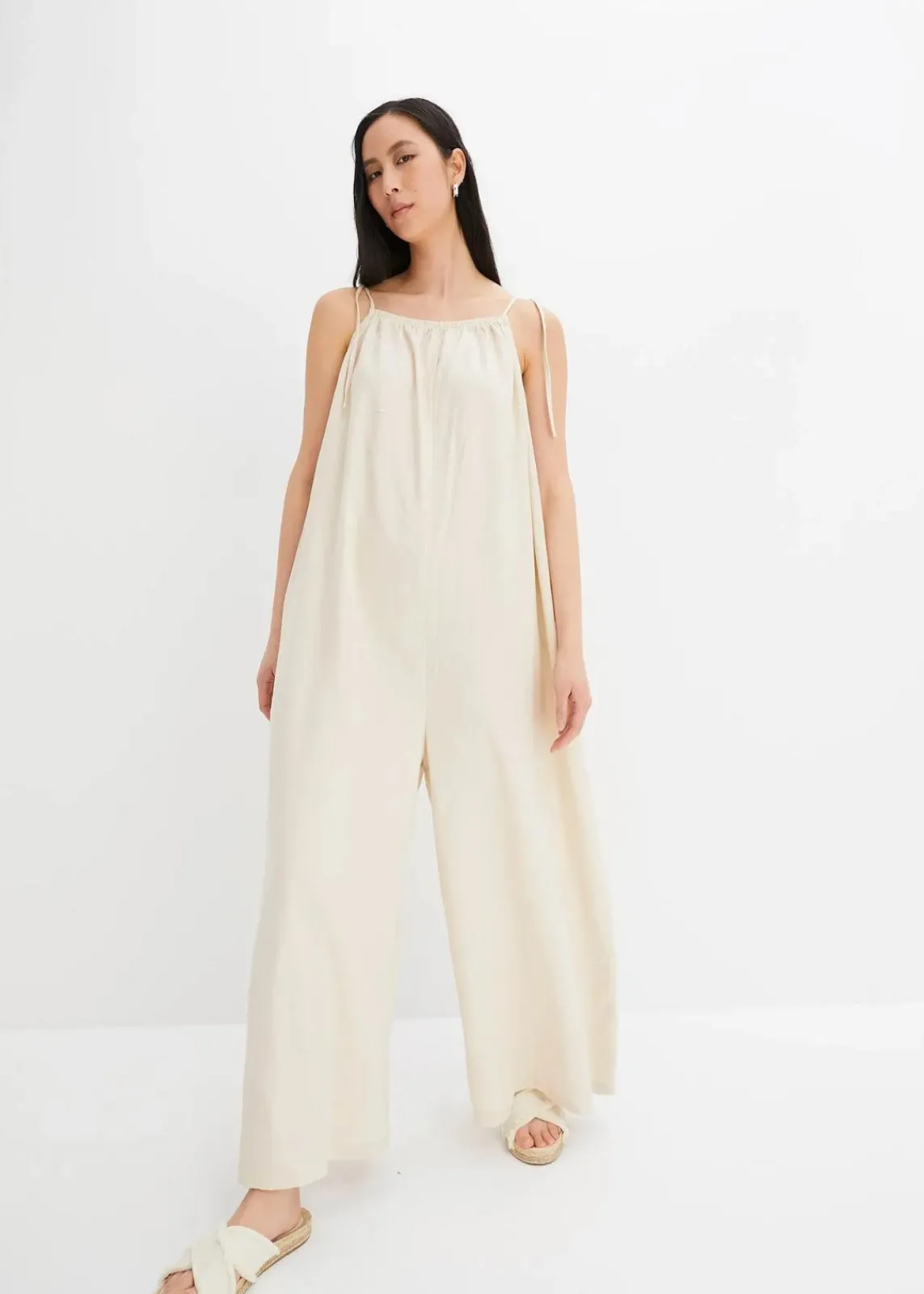 bonprix Nachhaltigere Materialien|Jumpsuits^Jumpsuit aus leichtem Leinen-Viskose-Mix sandbeige